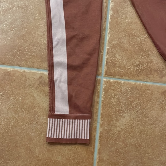 Fabletics Leggings - Picture 3 of 5